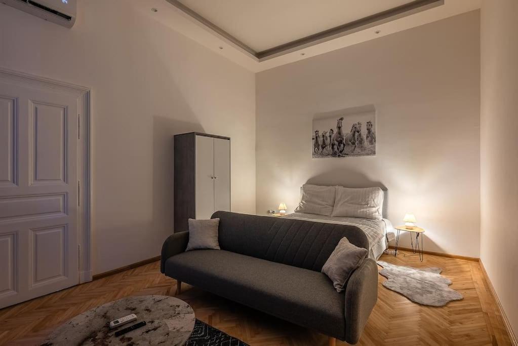 Dizsu'S Place Budapest Bagian luar foto