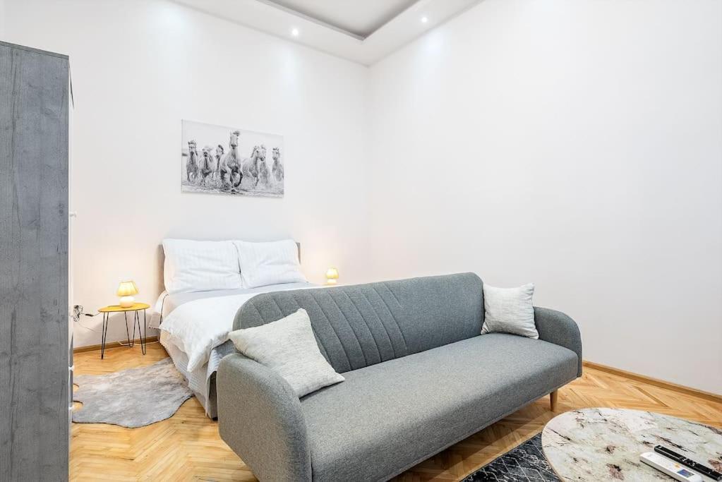 Dizsu'S Place Budapest Bagian luar foto