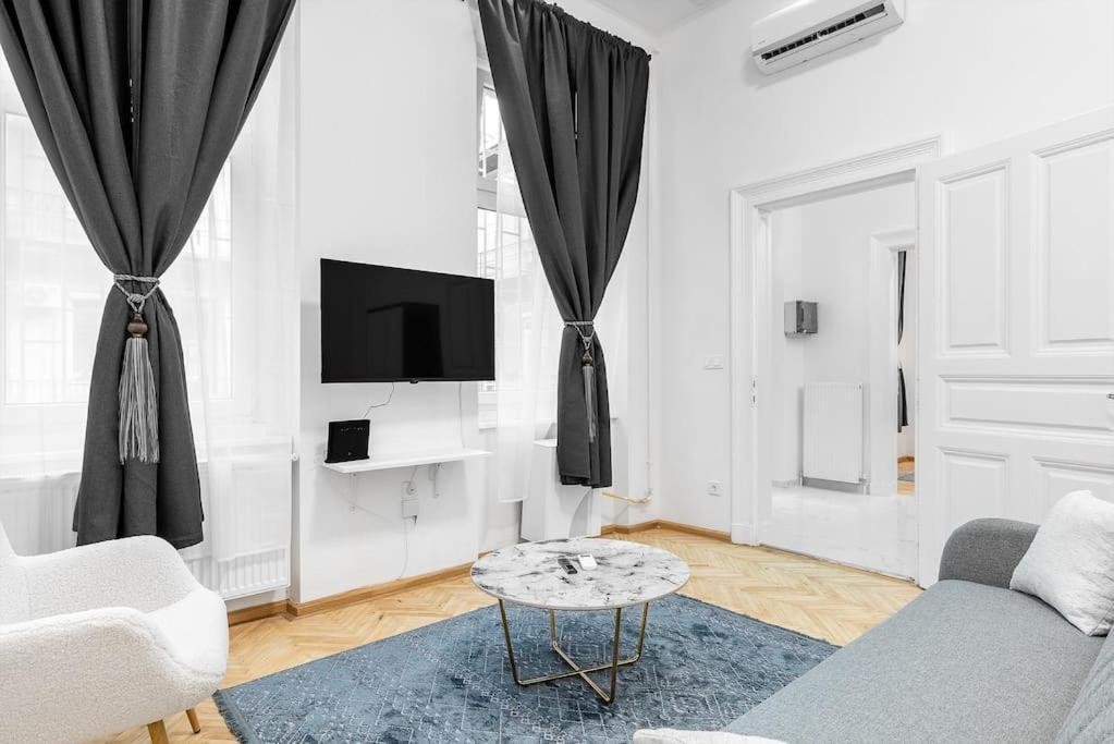 Dizsu'S Place Budapest Bagian luar foto