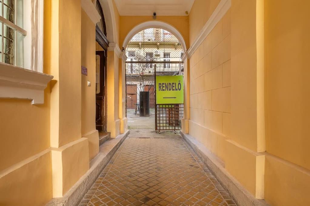 Dizsu'S Place Budapest Bagian luar foto