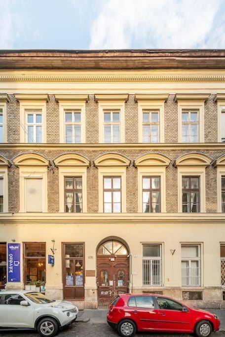 Dizsu'S Place Budapest Bagian luar foto