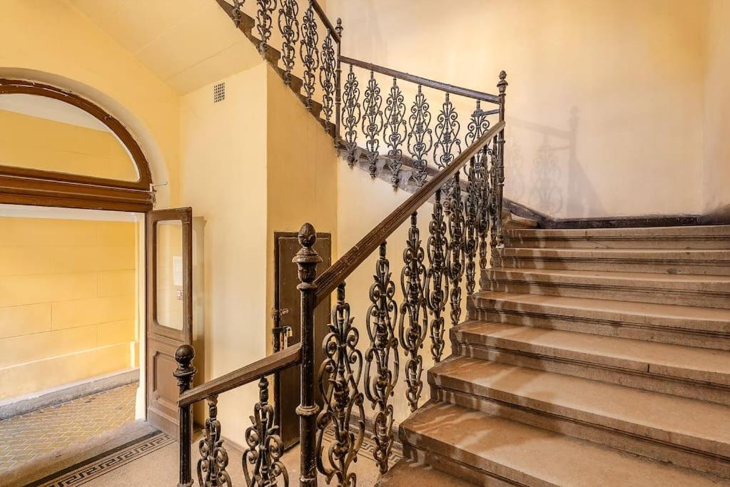 Dizsu'S Place Budapest Bagian luar foto
